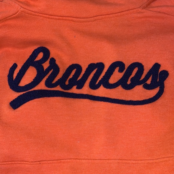 Broncos juniors collection half button up size medium - Picture 7 of 7